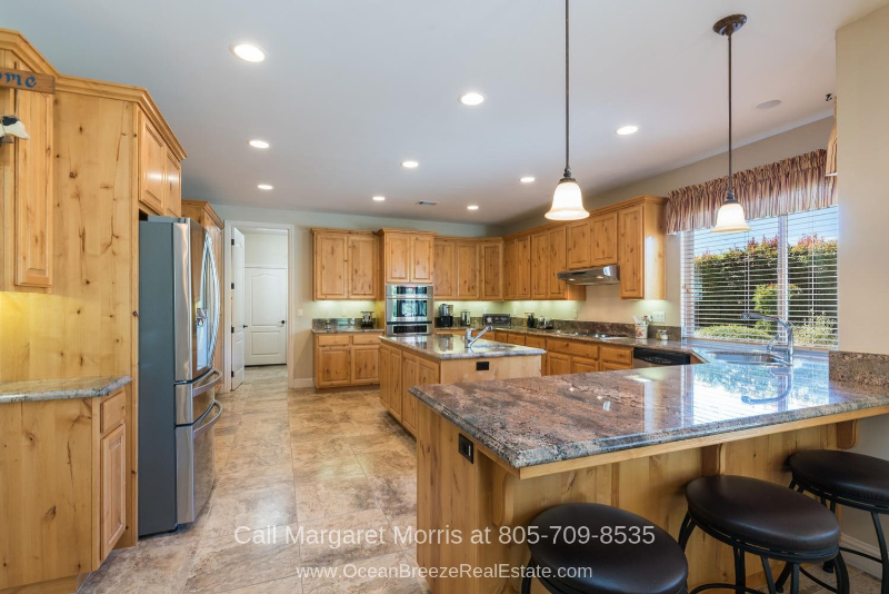 Golf Homes for Sale in Blacklake Nipomo CA - This Blacklake Nipomo home boasts of a spacious gourmet kitchen designed for entertaining. 