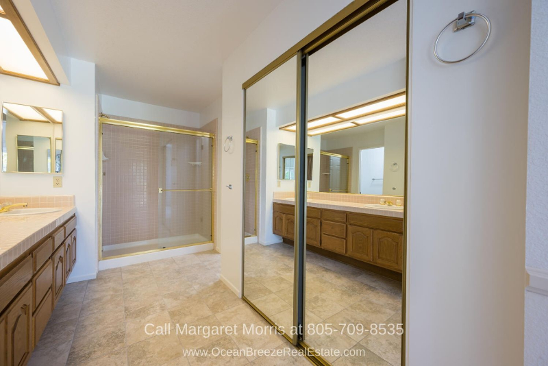 Golf Homes in Blacklake Nipomo CA -  Enjoy ultimate pampering in the huge master bathroom of this golf home for sale in Blacklake. 