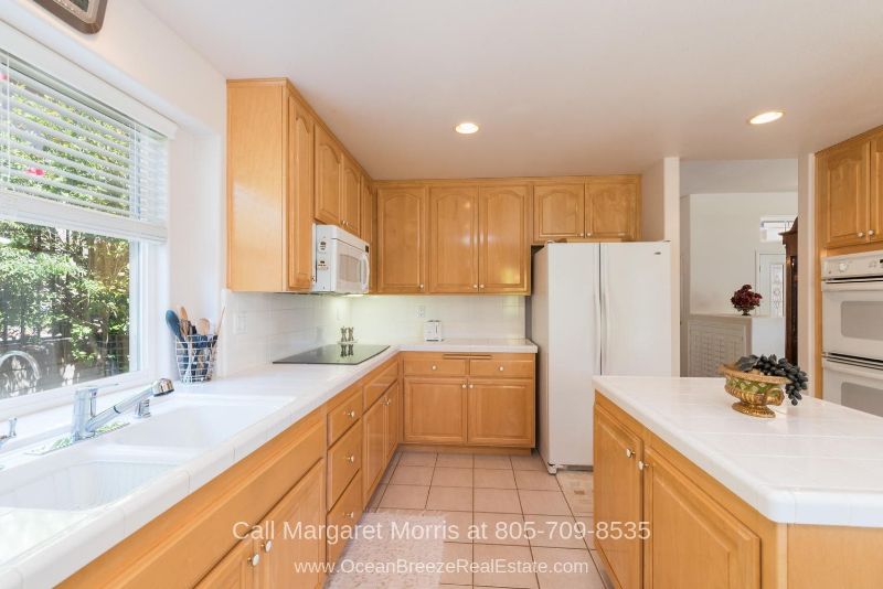 Real Estate Properties for Sale in Nipomo CA - The spacious kitchen of this 55+ Nipomo home is ready for entertaining. 