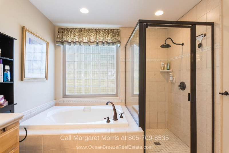Blacklake Nipomo Golf Homes - Take your time pampering yourself in the ensuite bathroom of this Blacklake Nipomo golf home.