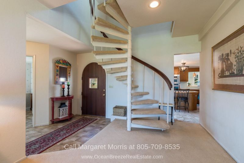 Arroyo Grande CA Homes - Feel at home the moment you stepped inside the foyer of this Arroyo Grande home for sale.